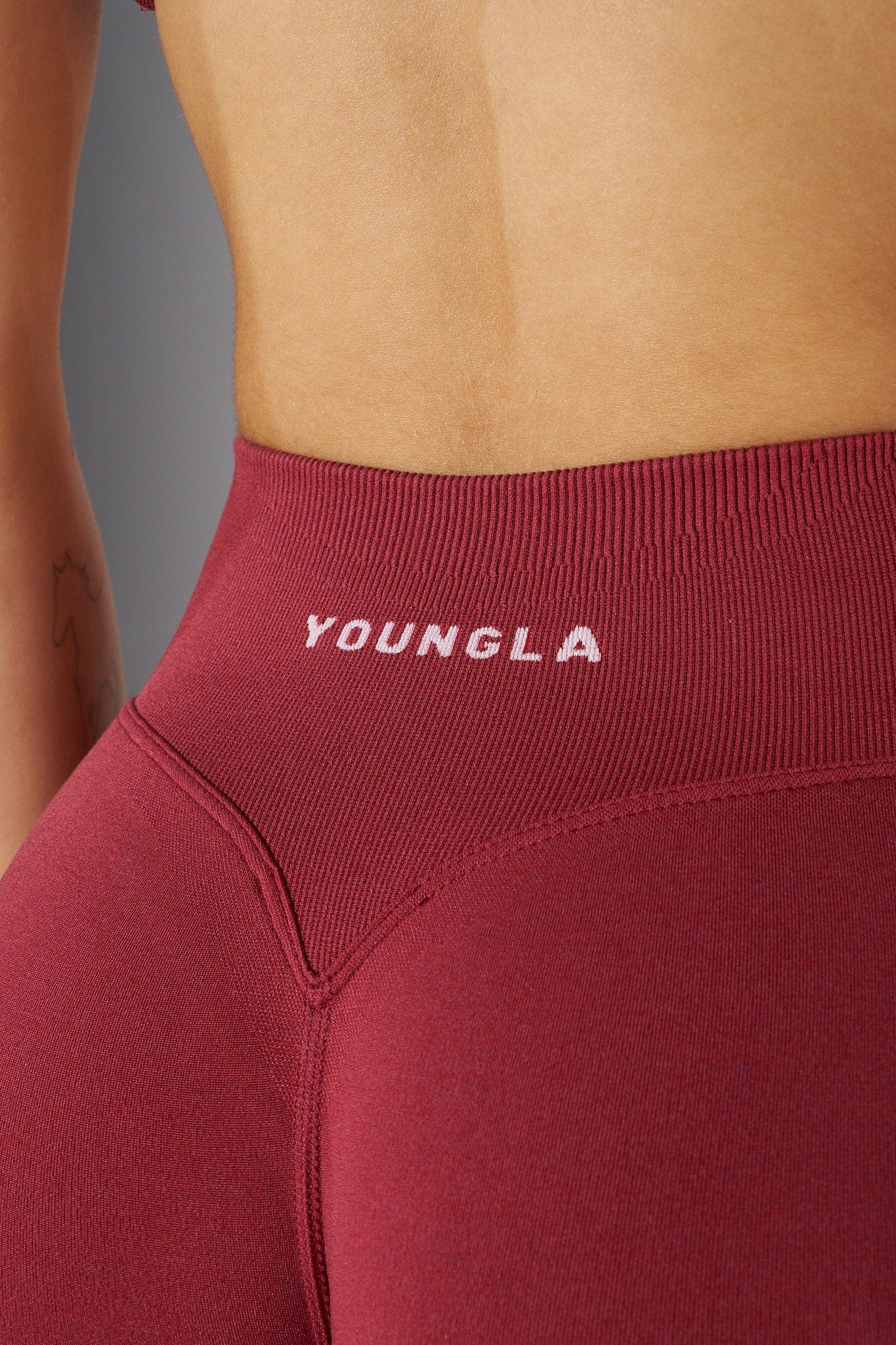 W133 - Curve seamless Shorts - Image 8
