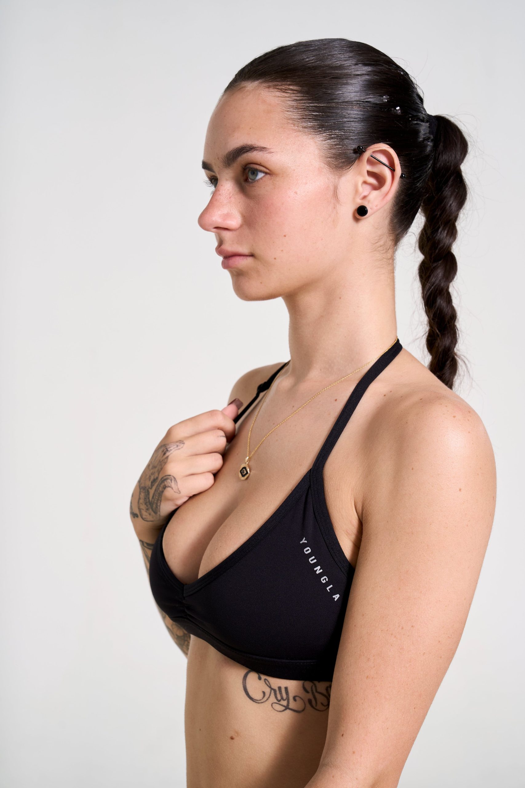 W335 URBAN V-NECK BRA Fall 24' - Image 6