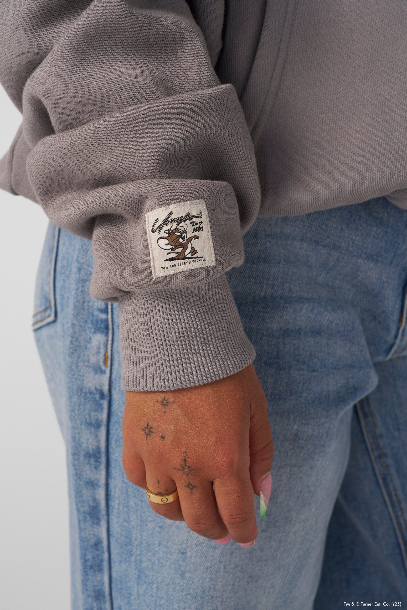 W528 Tom & Jerry Oversized Hoodie - Image 7