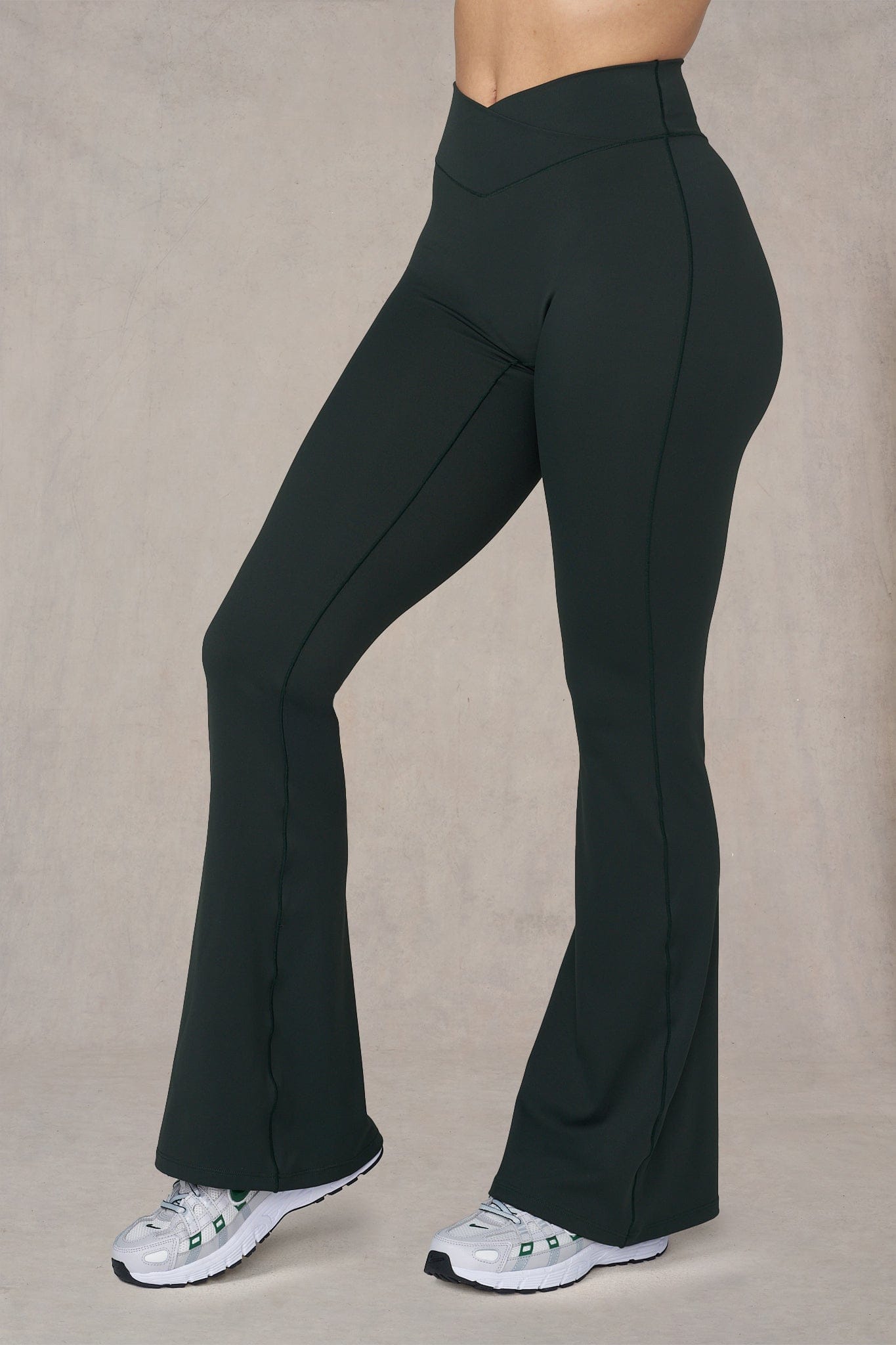 W288 - Vital Flare Leggings (Short) - Image 3