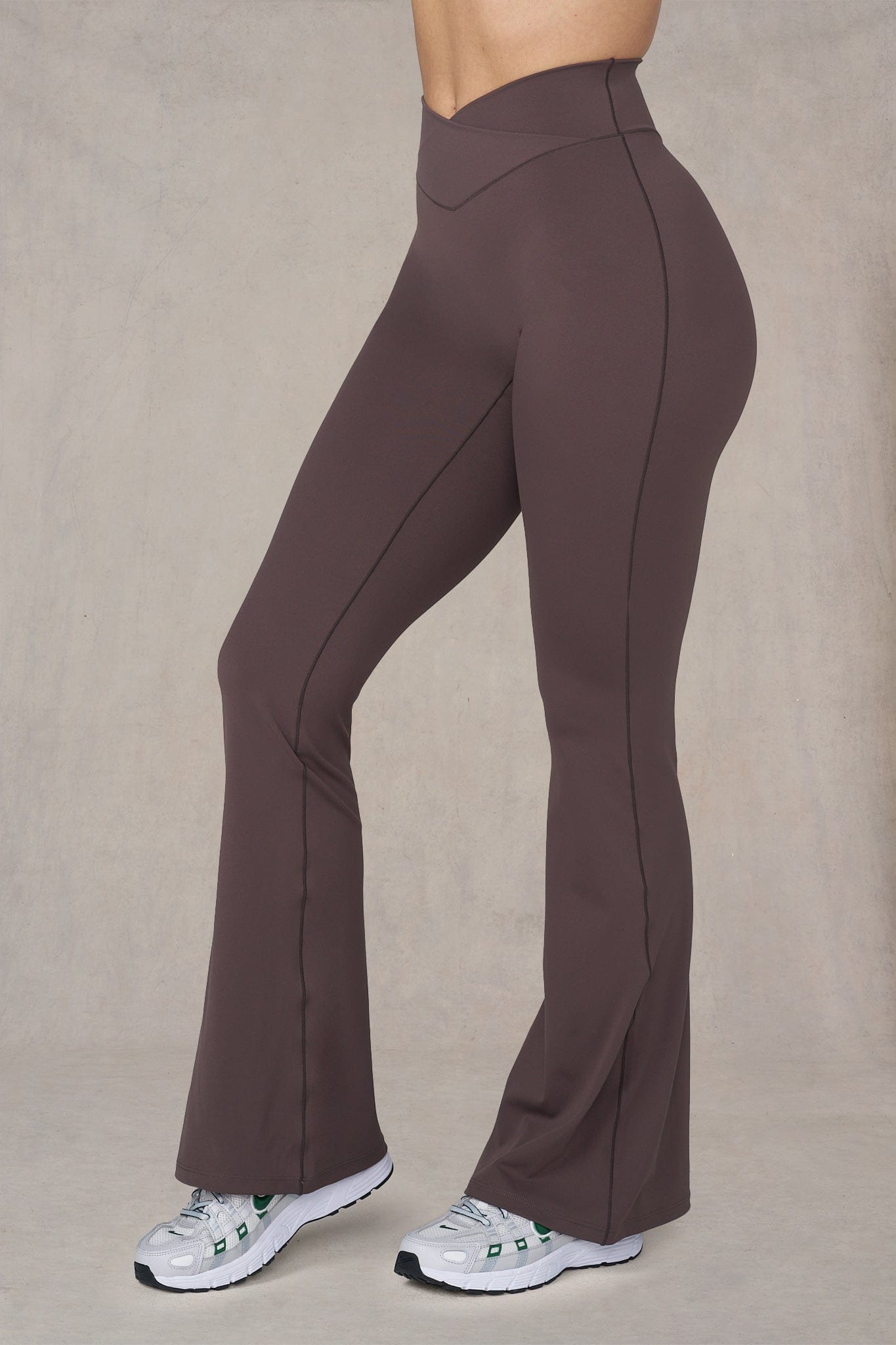 W288 - Vital Flare Leggings (Short) - Image 8