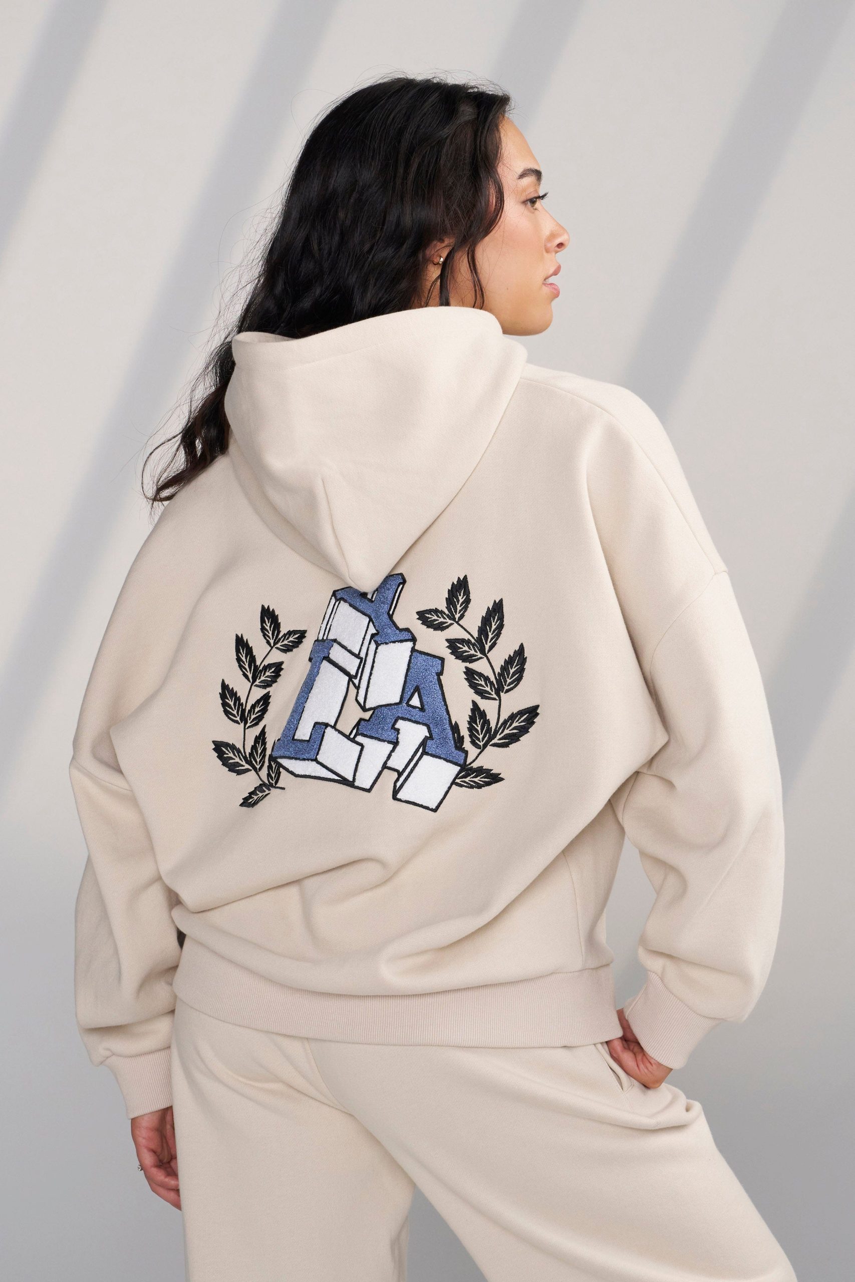 W524 - Teddy Hoodie - Image 12
